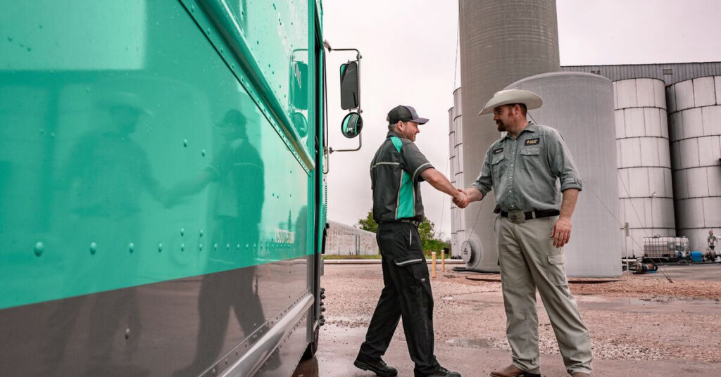 UniFirst RSR meeting with customer to deliver better service
