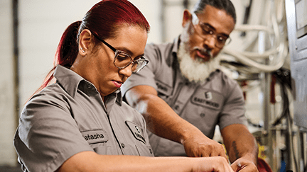 UniformsWorkwear_WorkShirts_432x243-1.png